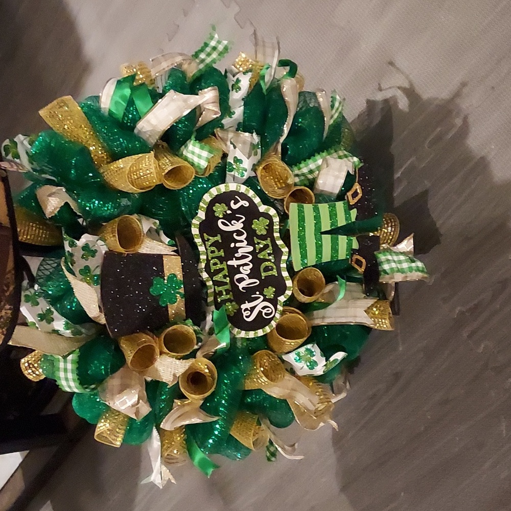 Green and Gold Decorative Wreath